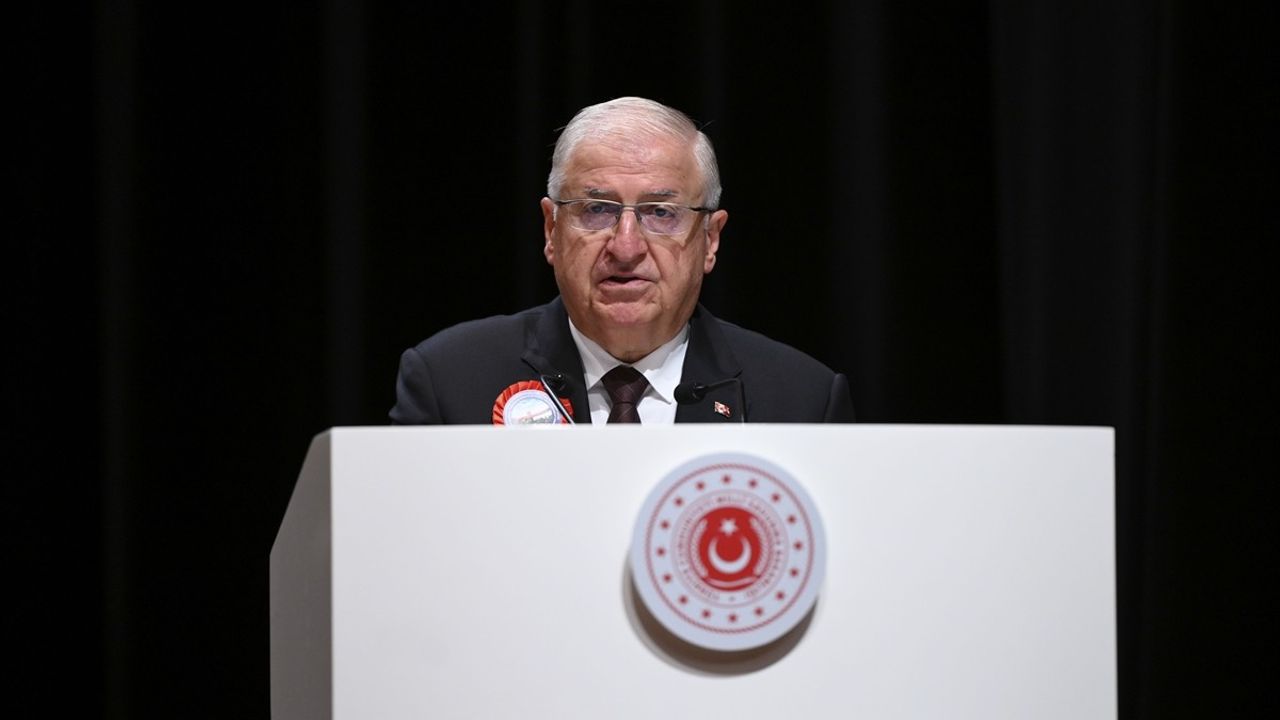 Bakan Güler, Askeri Mezuniyet Töreninde Türkiye Yüzyılı Vizyonunu Vurguladı