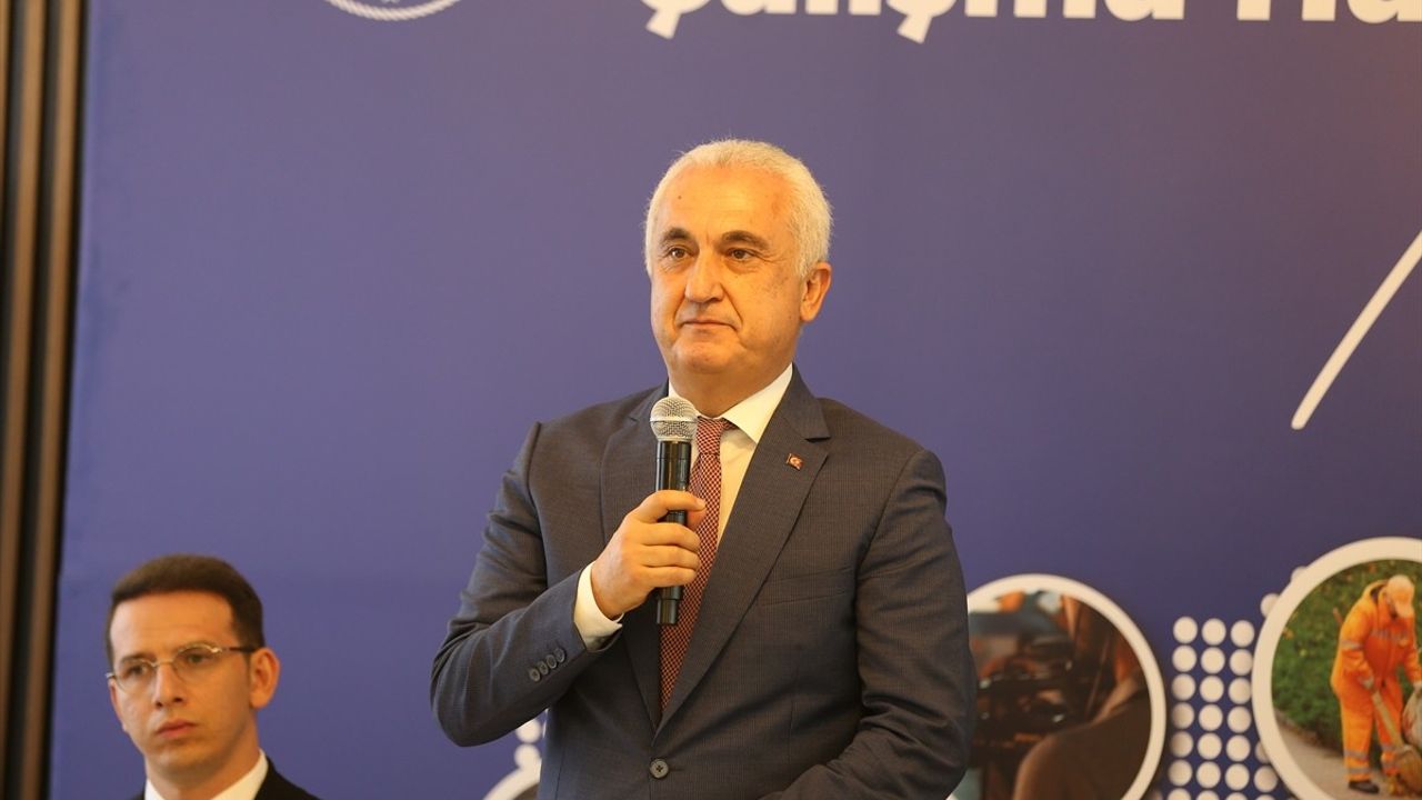 Bakan Işıkhan, Muş'ta Çalışma Hayatı Buluşmaları'nda Önemli Açıklamalarda Bulundu