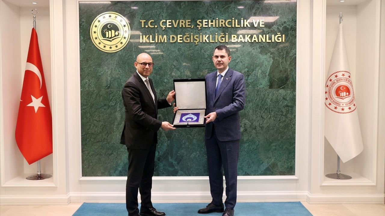 Bakan Kurum, BM İklim Komitesi İcra Direktörü ile Görüştü