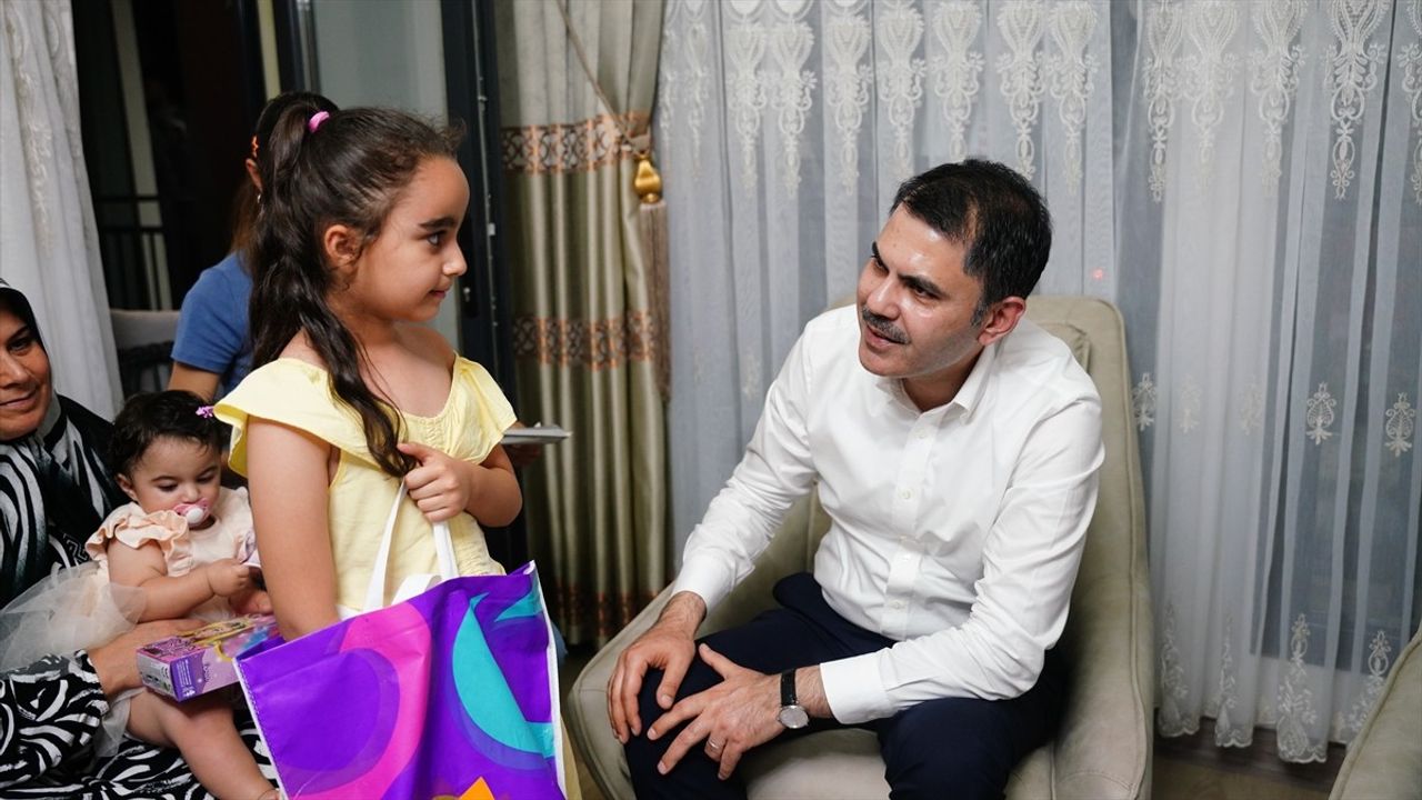 Bakan Kurum Malatya'da Depremzedeleri Ziyaret Etti