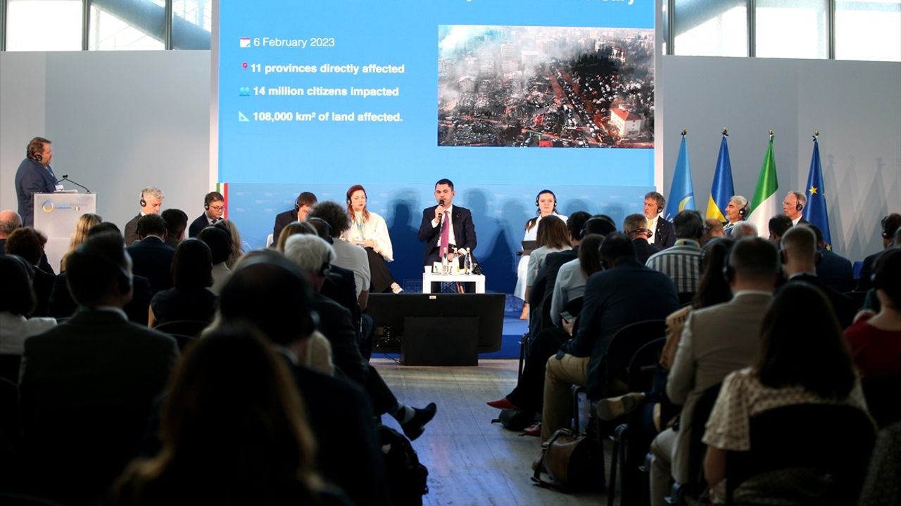 Bakan Kurum, Türkiye'nin İnşa Seferberliğini Dünyaya Tanıttı