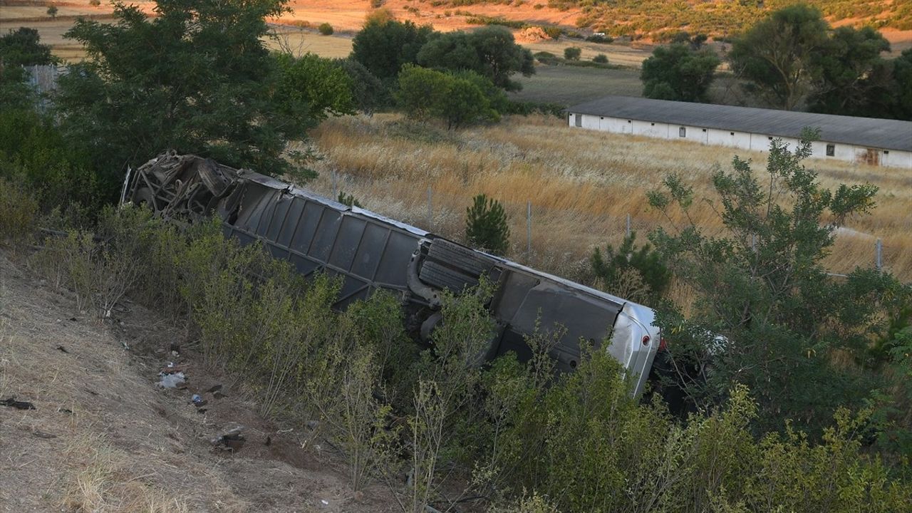 Balıkesir'de Otobüs Kazası: 27 Yaralı