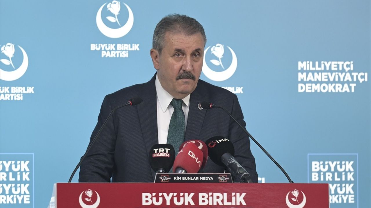 BBP Genel Başkanı Destici'den Orman Yangınları ve Genç Suçluluk Üzerine Açıklamalar