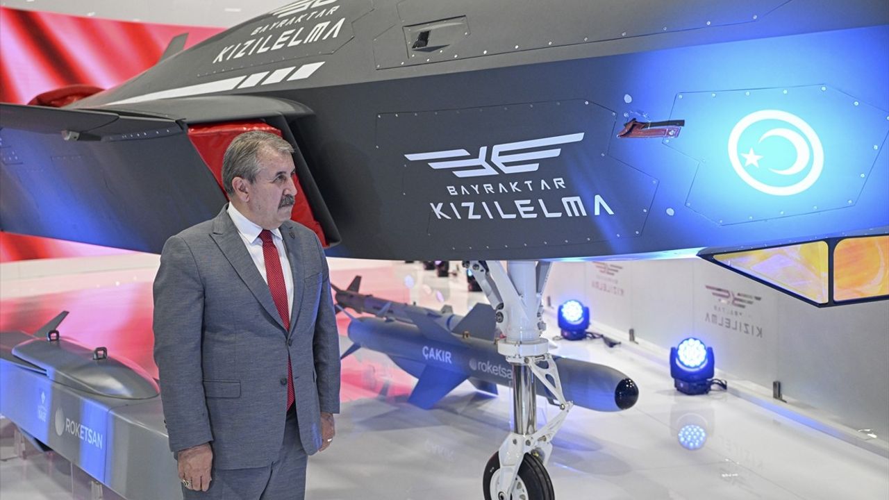 BBP Genel Başkanı Destici IDEF 2025'i Ziyaret Etti