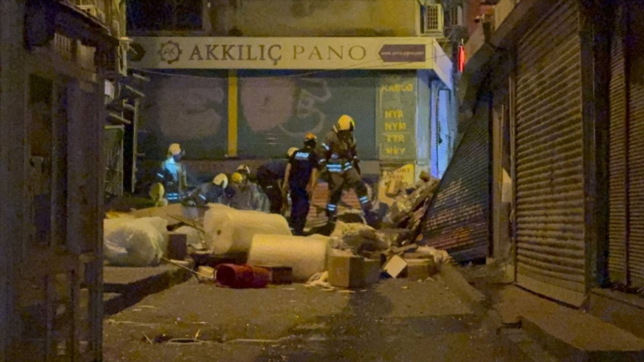 Beyoğlu'nda Bina Çökmesi: Patlama Sonrası Kısmi Çökme