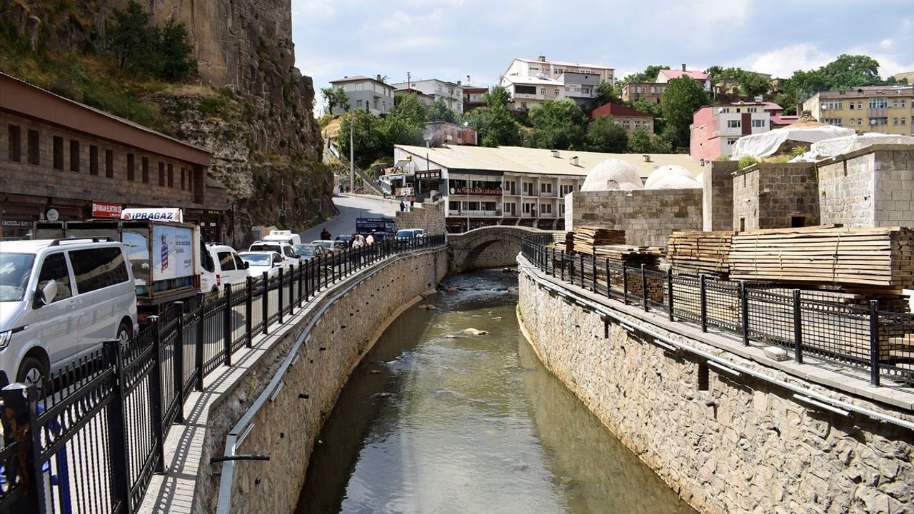 Bitlis Vakıflar Bölge Müdürlüğü, 6 İl'de Restorasyon Çalışmalarını Sürdürüyor