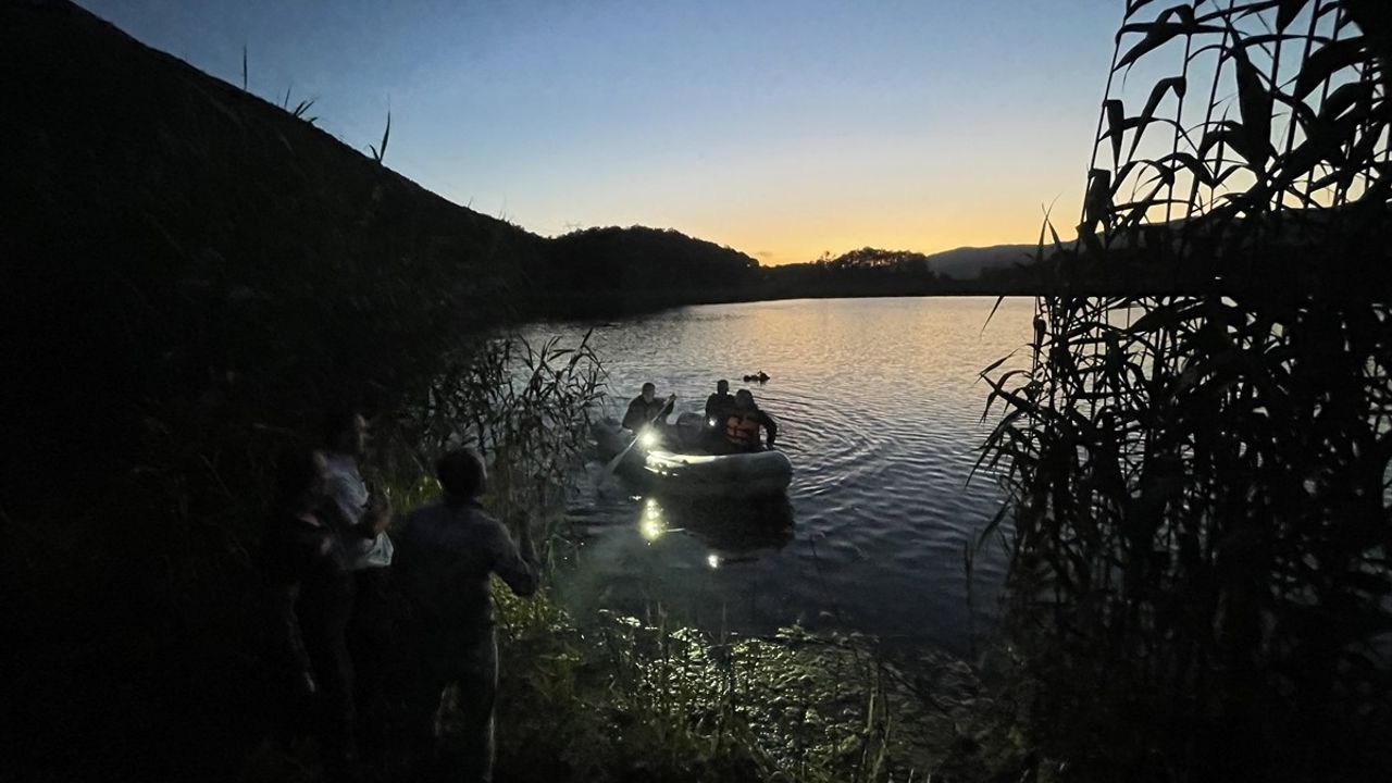 Bolu'da Gölette Botu Alabora Olan Genç Cansız Bedeni Bulundu