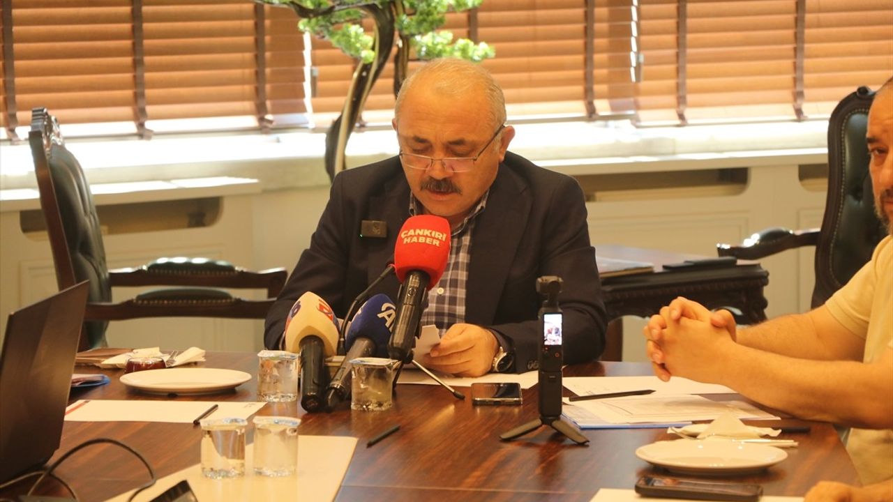 Çankırı'daki Güldürcek Barajı'nda Su Seviyesi Düşüyor