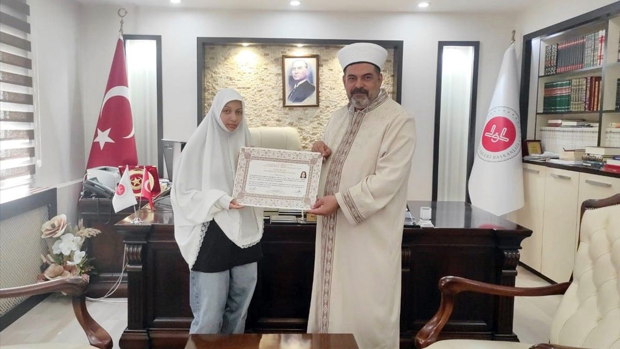 Çekya Vatandaşı Kadın Müslüman Oldu