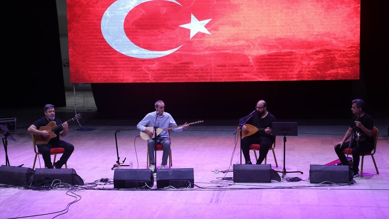 Cengiz Özkan, Hatay'daki Konserini Şehitler İçin Yarıda Bıraktı