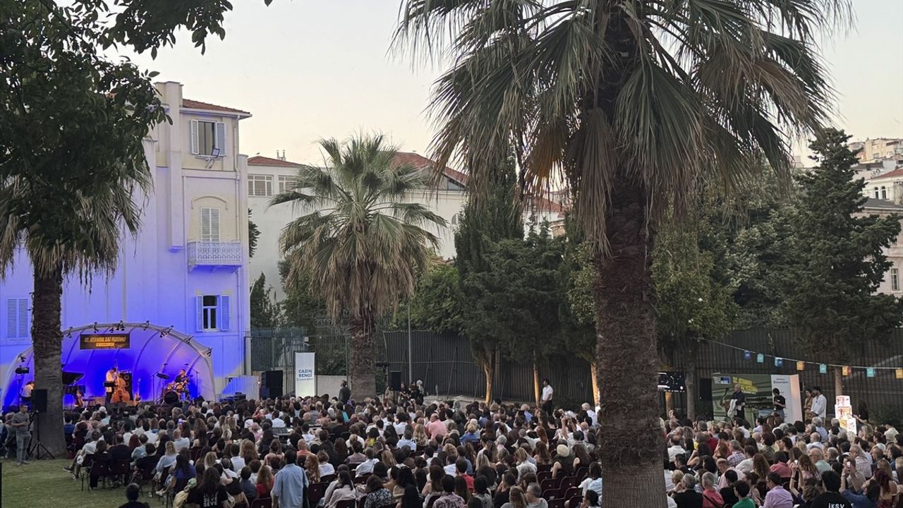 Chiara Civello'dan İstanbul Başkonsolosluğu Bahçesinde Büyüleyici Konser