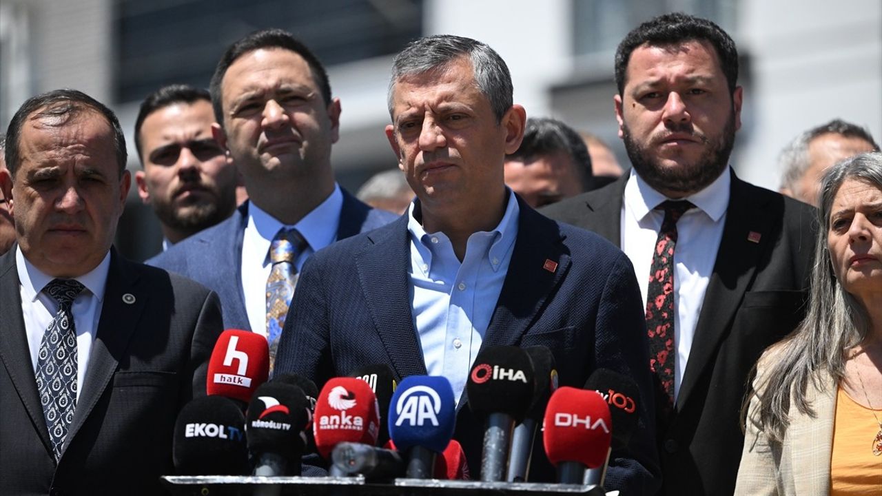 CHP Lideri Özgür Özel, Bolu'daki Yangın Davasını Takip Edeceğini Açıkladı