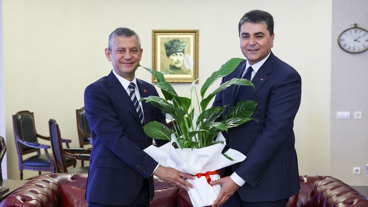 CHP ve DP Liderlerinin Görüşmesi: Ekonomi ve Orman Yangınları Üzerine Değerlendirmeler