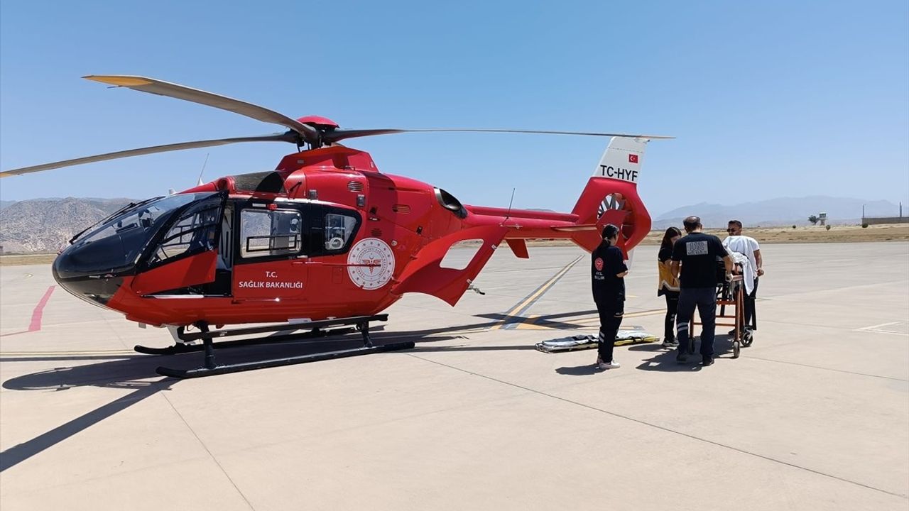 Cizre'den Şanlıurfa'ya Ambulans Helikopterle Hasta Sevki