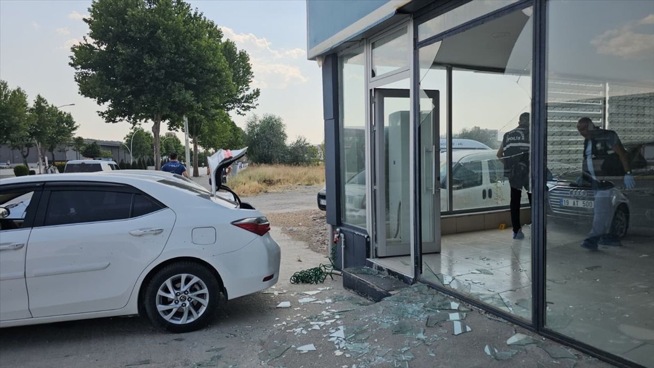 Çorum'da Oto Galerisine Silahlı Saldırı: Yaralı Var