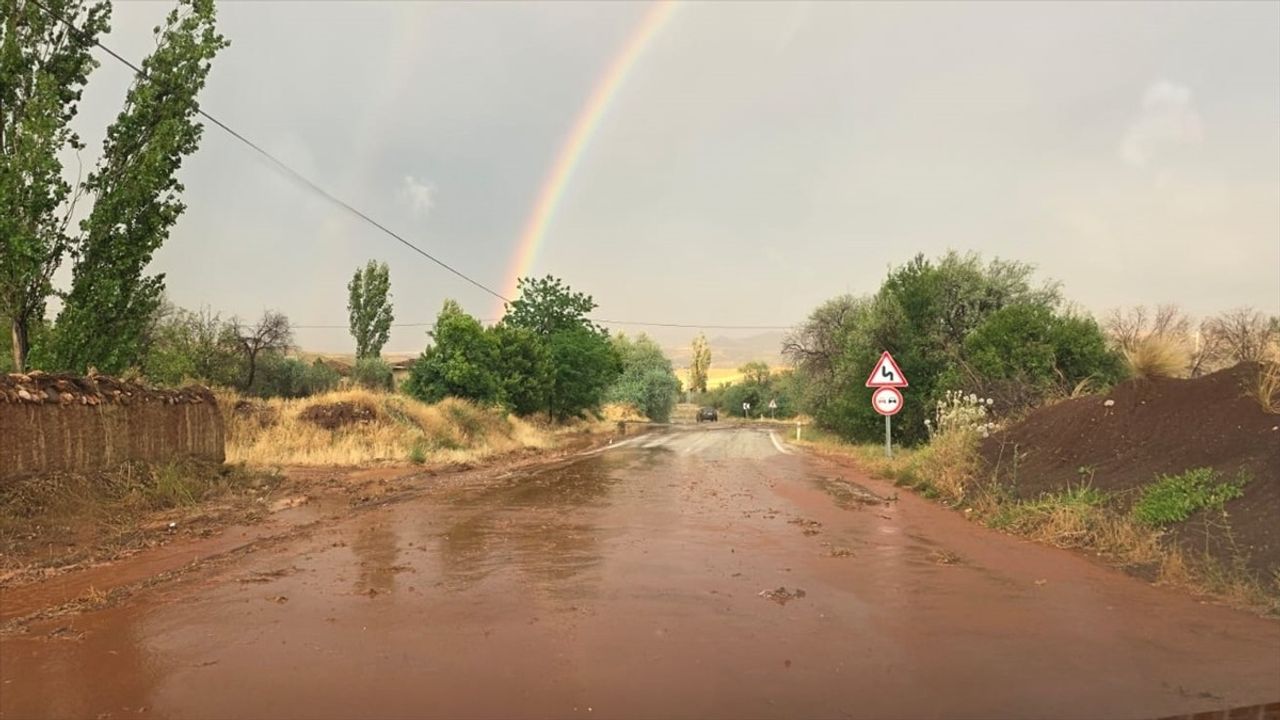 Çorum'da Sağanak Yağışlar Derelerde Taşkına Neden Oldu