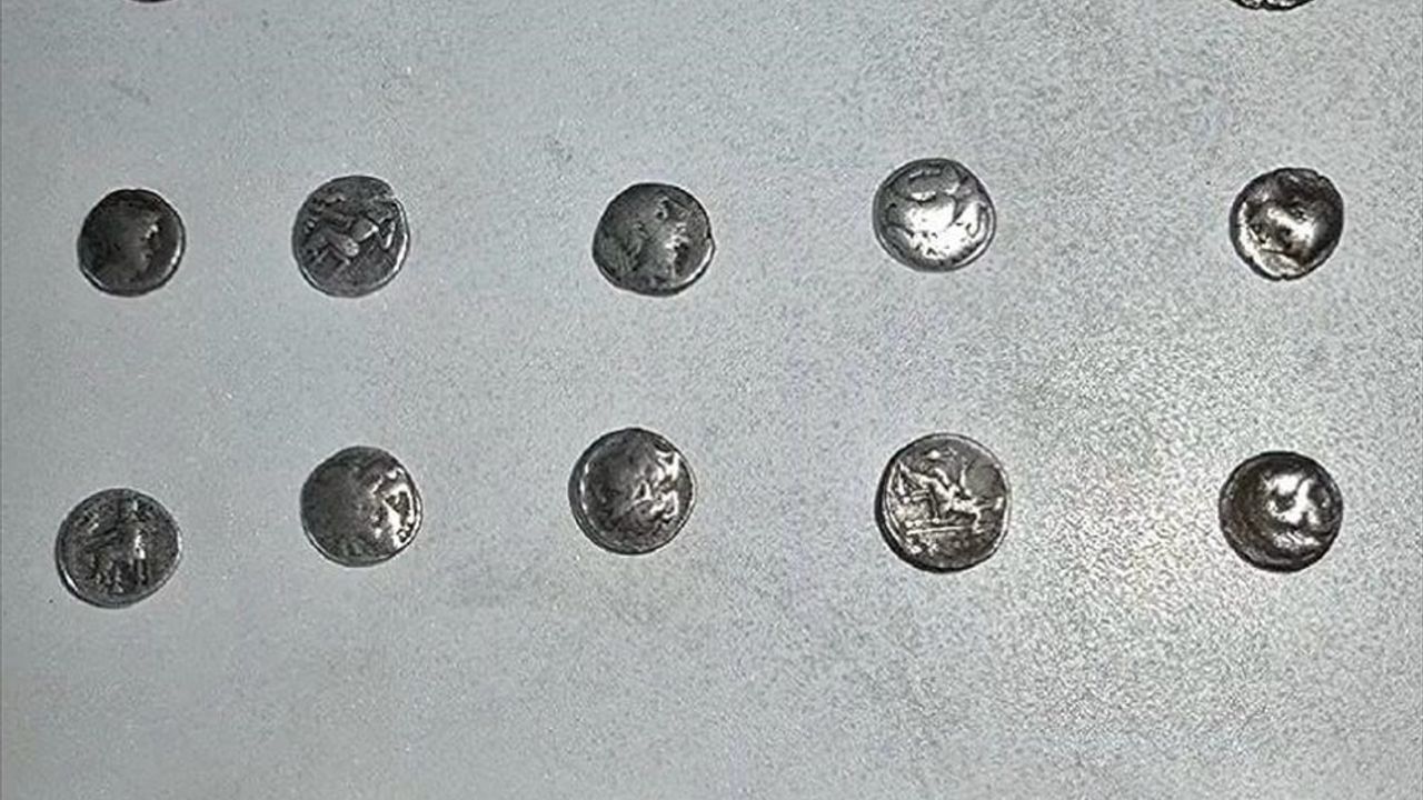 Çorum'da Tarihi Eser Niteliğinde Sikkeler Ele Geçirildi