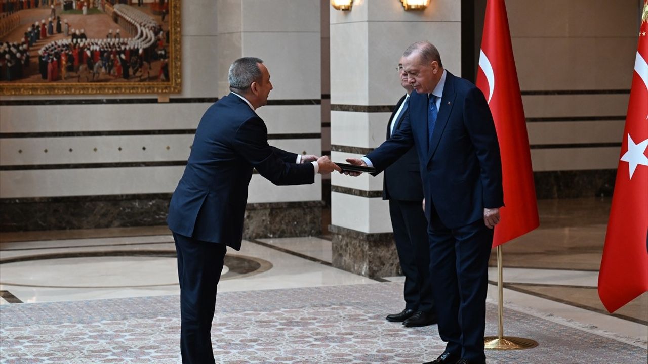 Cumhurbaşkanı Erdoğan, Dört Ülkenin Büyükelçilerini Kabul Etti
