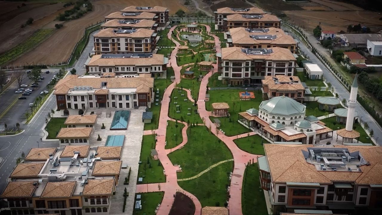 Darülaceze Sosyal Yaşam Şehri'nde Yeni Bir Yüksekokul Açıldı