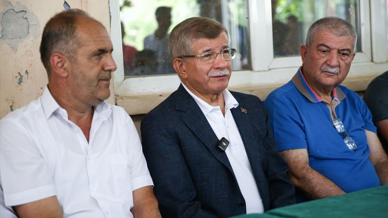 Davutoğlu'ndan Bursa Yangınlarına Tepki: TBMM Acil Toplanmalı