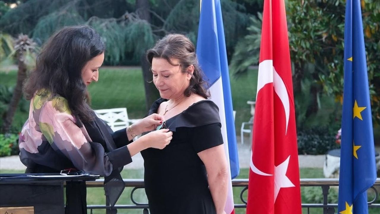 Doç. Dr. Leman Figen Yılmaz, Fransa’dan Onur Nişanı Aldı