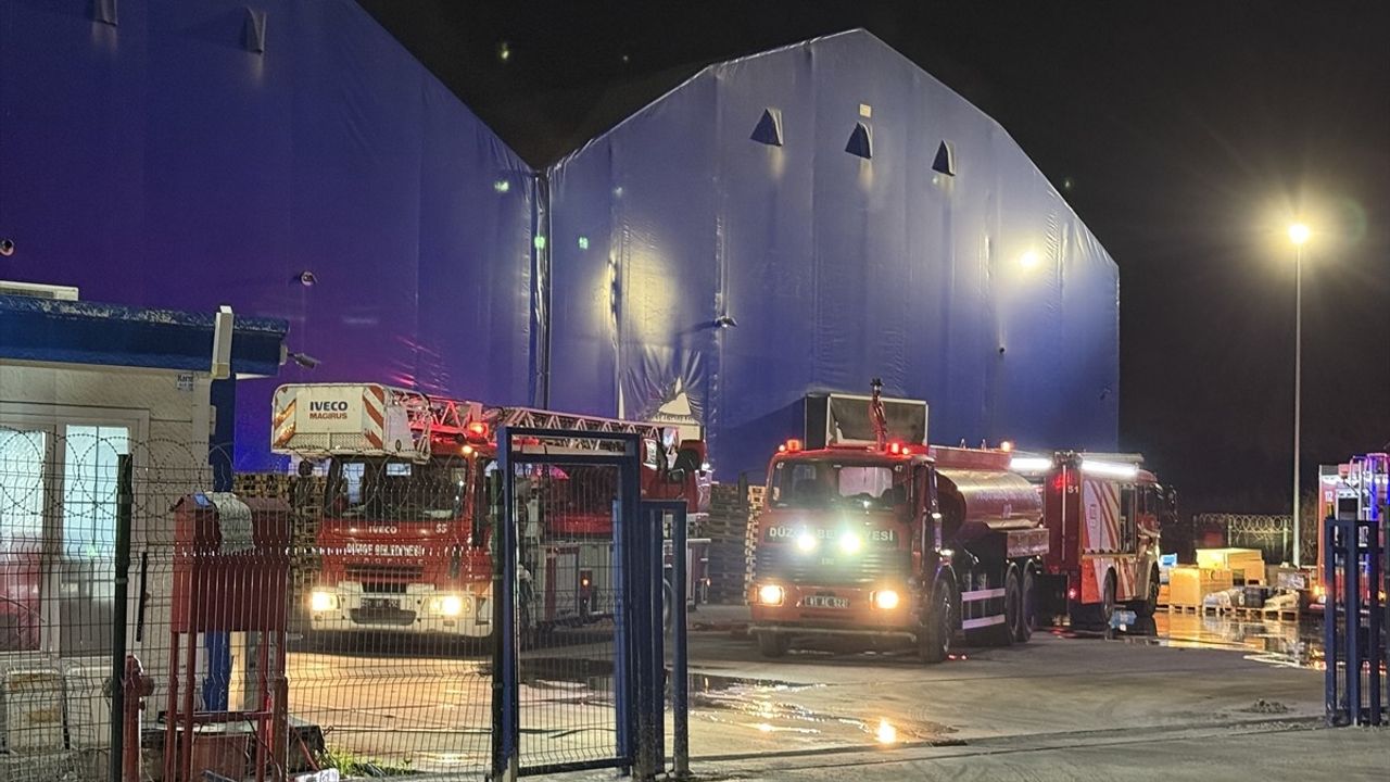 Düzce'de Otomotiv Fabrikasında Yangın: Hasar Tespit Edildi