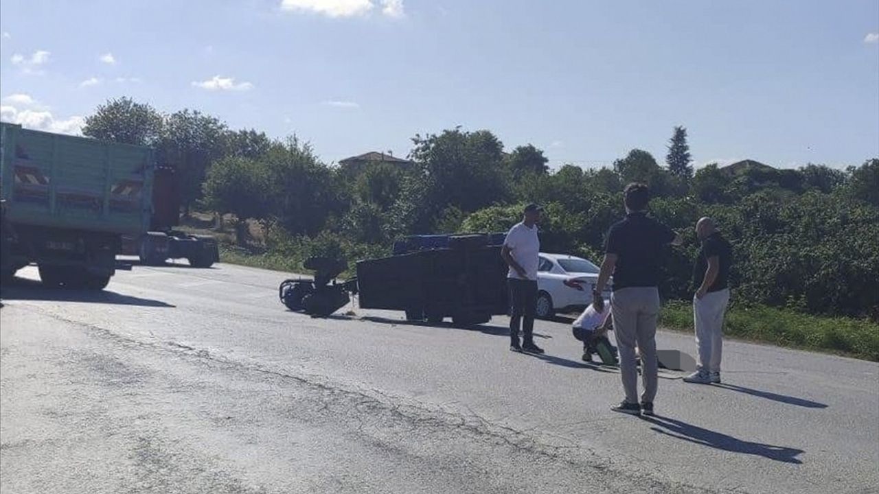 Düzce'de Tarım Aracı Kazası: Sürücü Hayatını Kaybetti