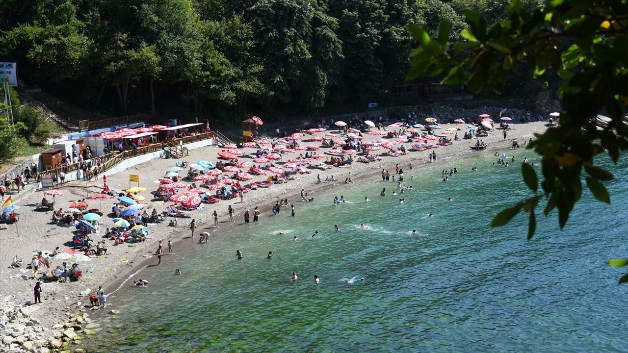Düzce'nin Akçakoca İlçesinde Sıcak Hava Yoğunluğu Artırdı