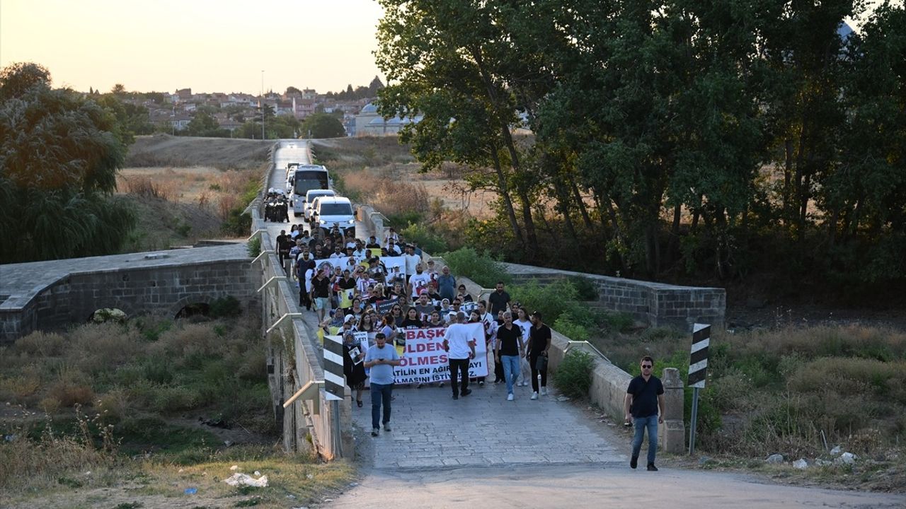 Edirne'de Gülden Coni İçin Anma Yürüyüşü