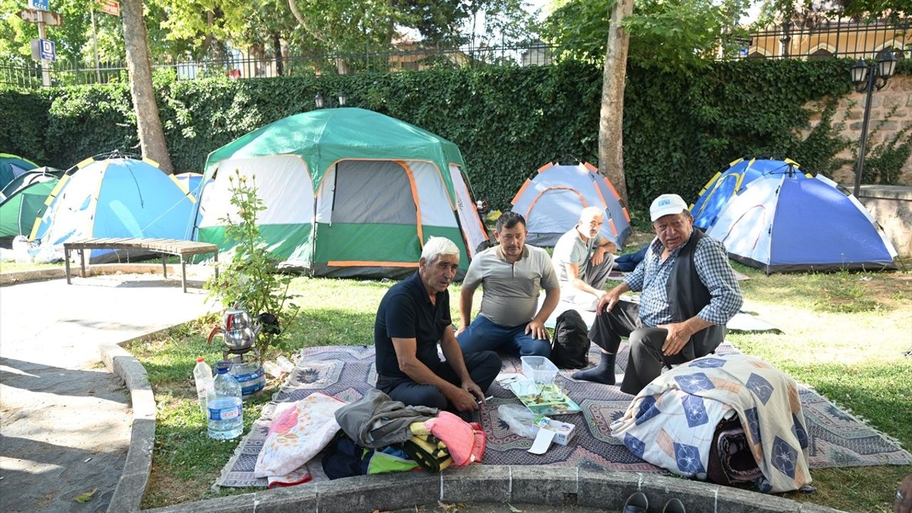 Edirne'de Kırkpınar Yağlı Güreşleri'nde Çadırda Konaklama