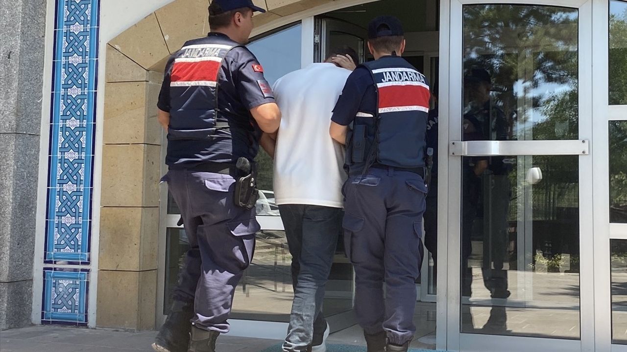 Eflani'de Dolandırıcılık Şüphelisi Tutuklandı