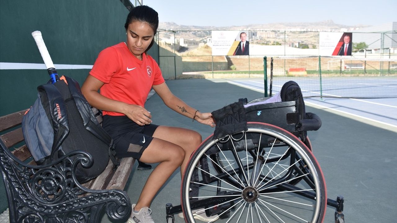 Engelli Tenisçi Zeliha Aksak'ın Başarıya Giden Yolculuğu