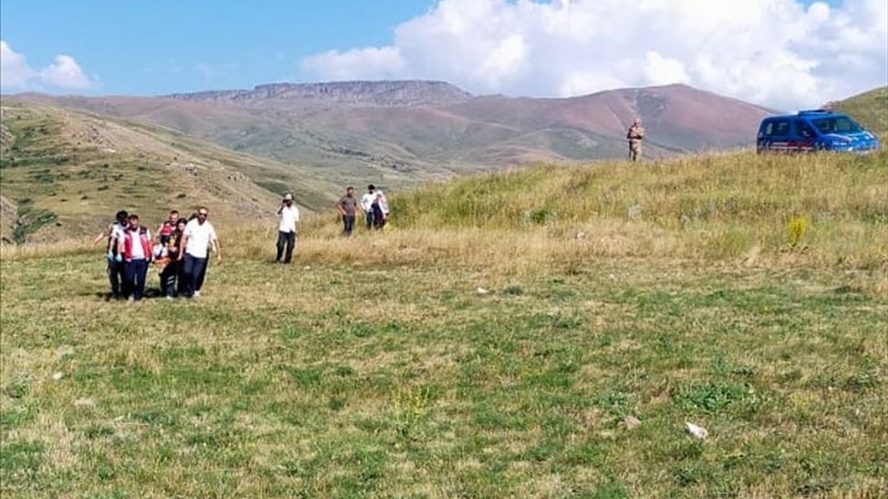 Erzurum'da Biçerdöver Kazası: Ambülans Helikopterle Hastaneye Sevk Edildi