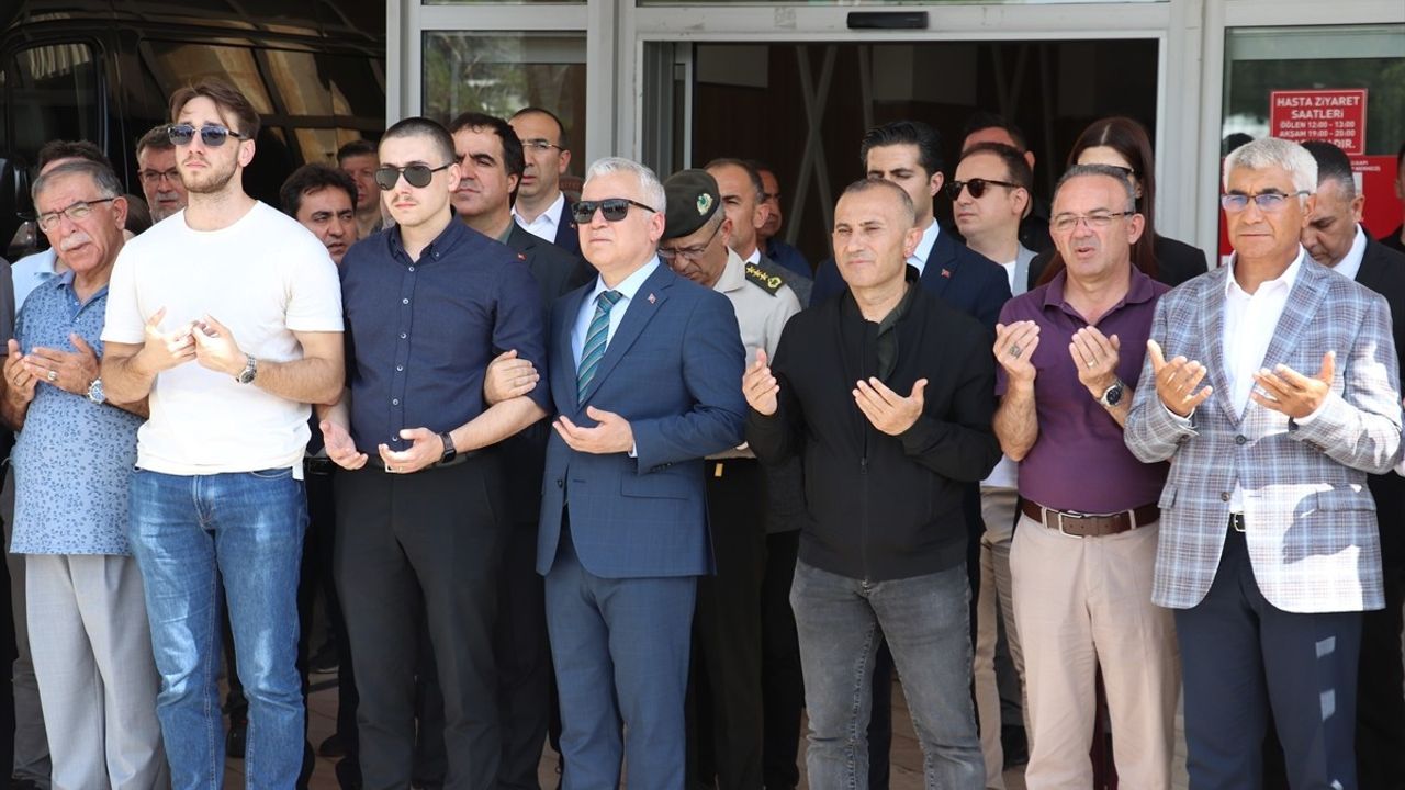 Eski Vali Erol Karaömeroğlu Trafik Kazasında Hayatını Kaybetti