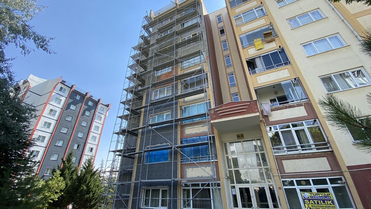 Eskişehir'de Yüksekten Düşen İnşaat İşçisi Hayatını Kaybetti