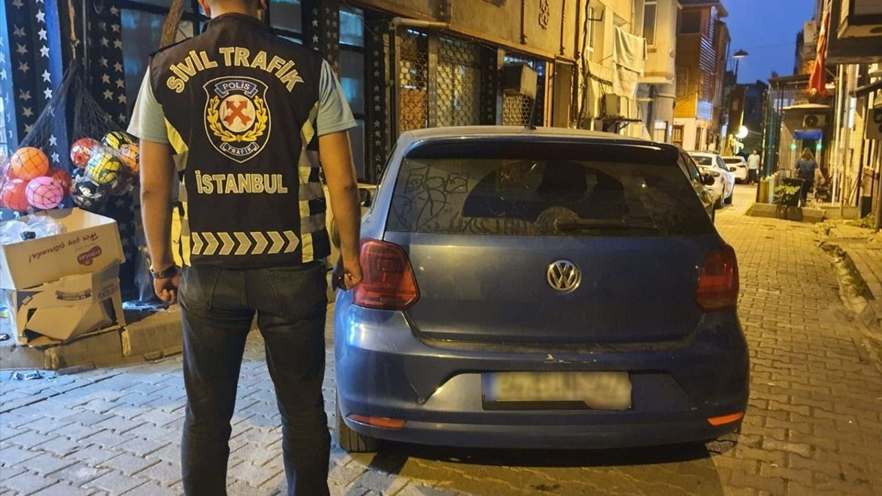Fatih'te Makas Atan Sürücüye Cezası Kesildi