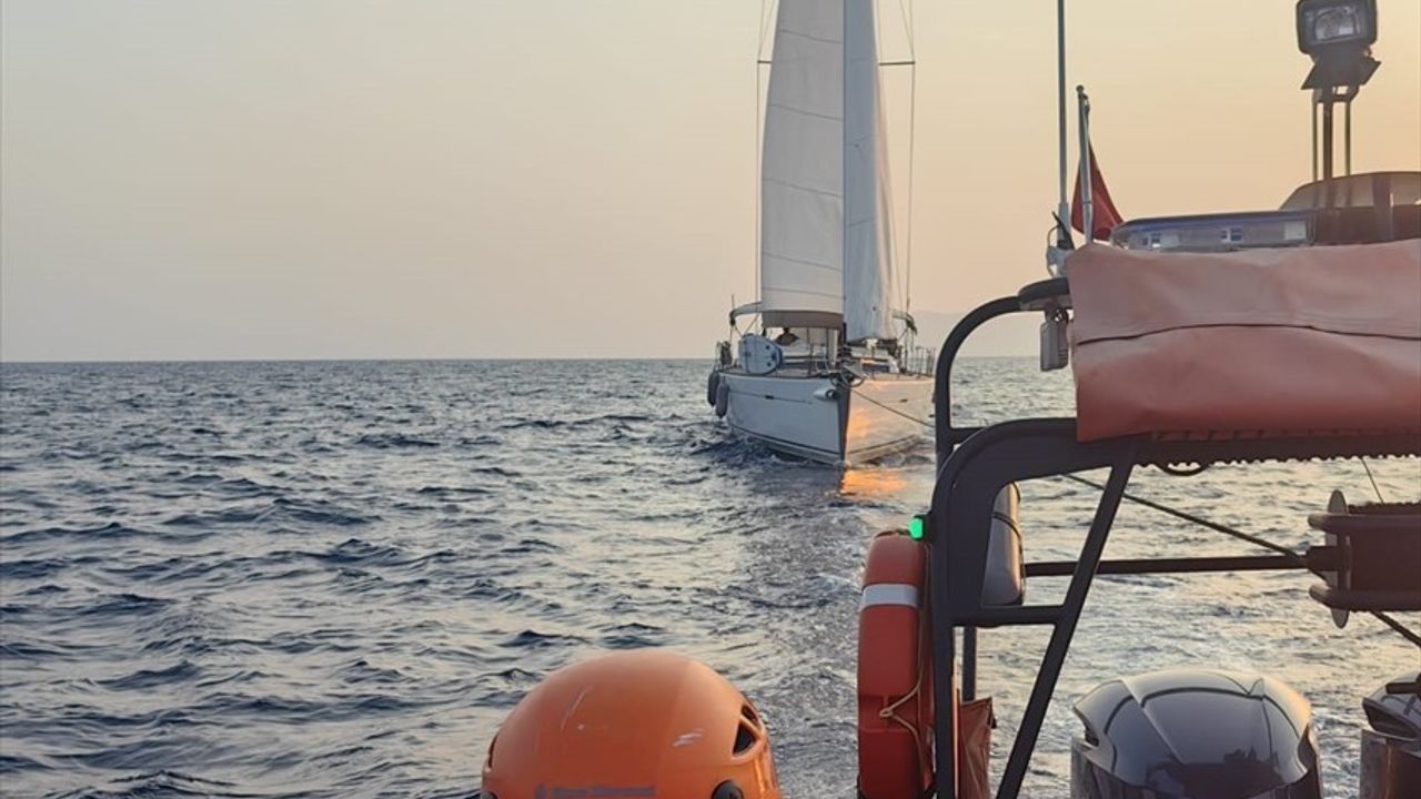 Fethiye Açıklarındaki Tekne Kurtarma Operasyonu