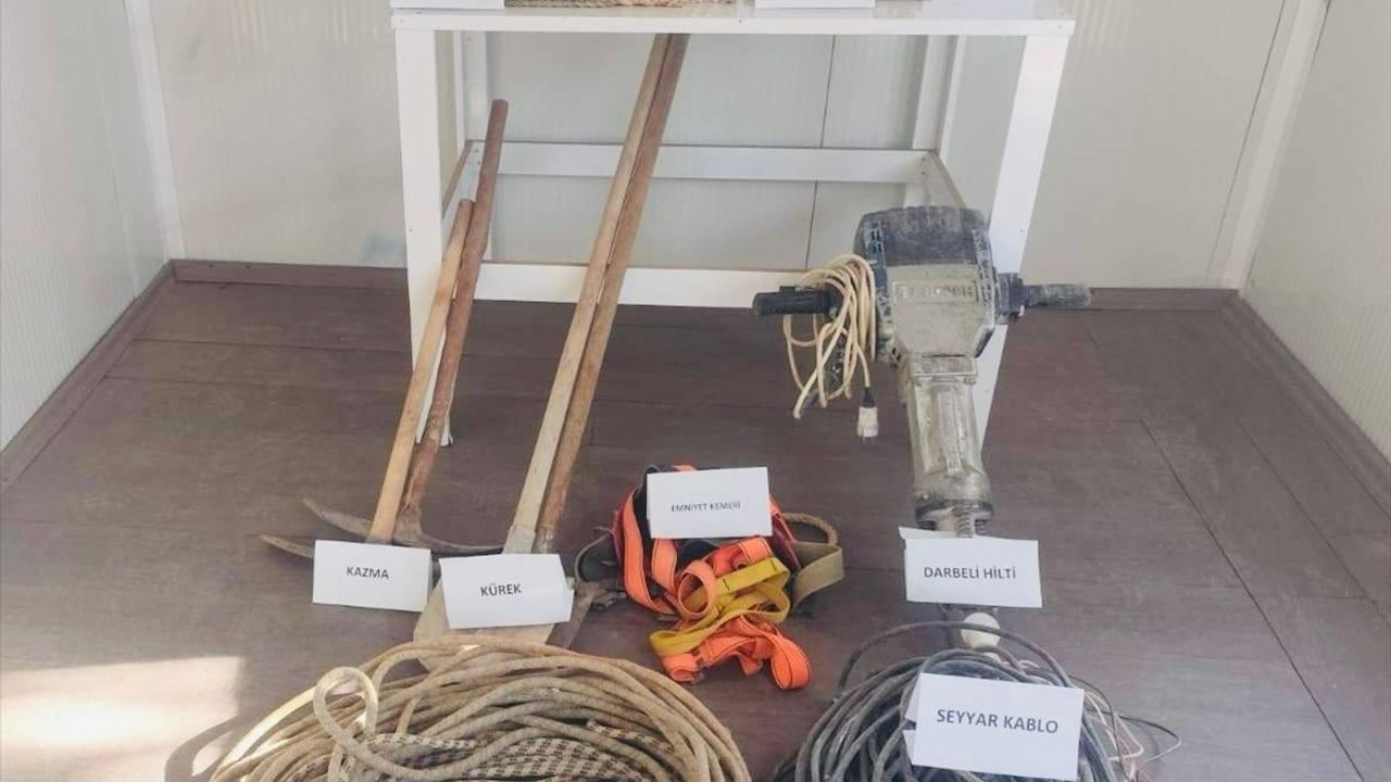 Gaziantep'te Kaçak Kazı Operasyonu: 9 Şüpheli Yakalandı