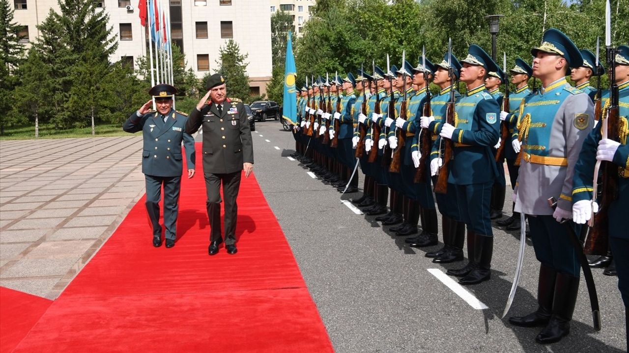 Genelkurmay Başkanı Metin Gürak'ın Kazakistan Temasları