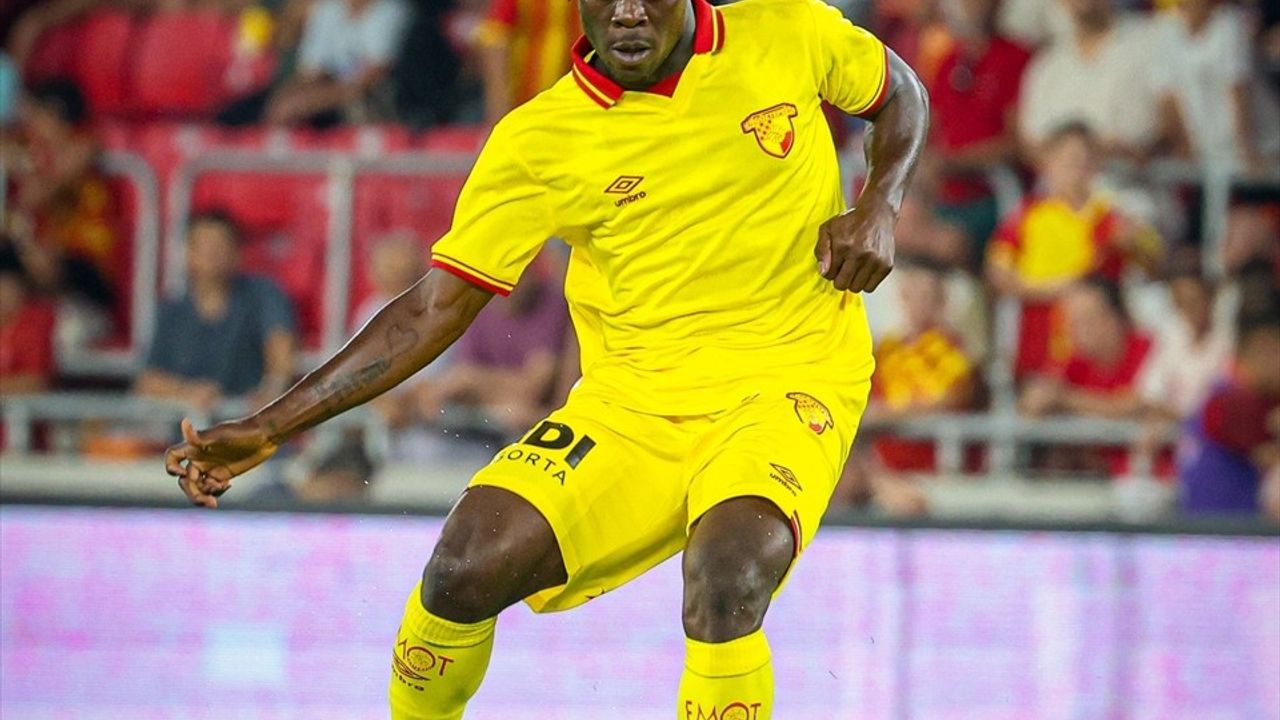 Göztepe, Antalyaspor'u Hazırlık Maçında 1-0 Yendi