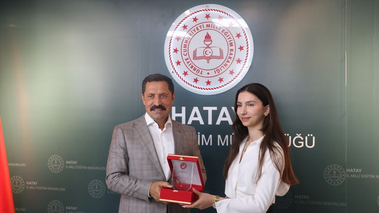 Hatay'da Başarılı Öğrenciler Ödüllendirildi