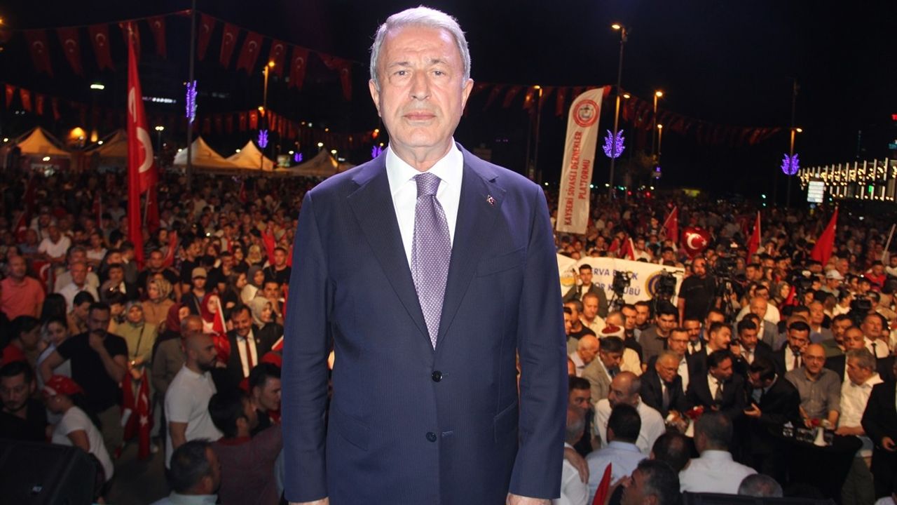 Hulusi Akar'dan 15 Temmuz ve Terörsüz Türkiye Vurgusu