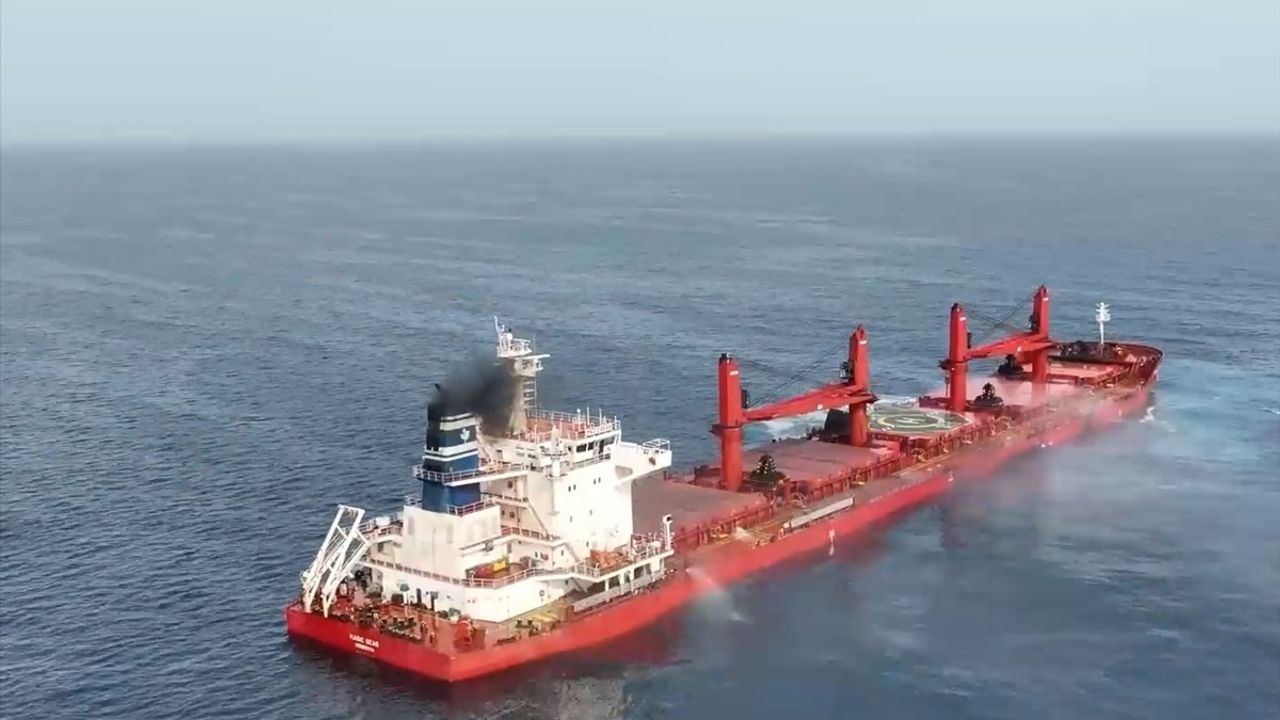 Husilerin Kızıldeniz'deki Gemilere Saldırıları Devam Ediyor