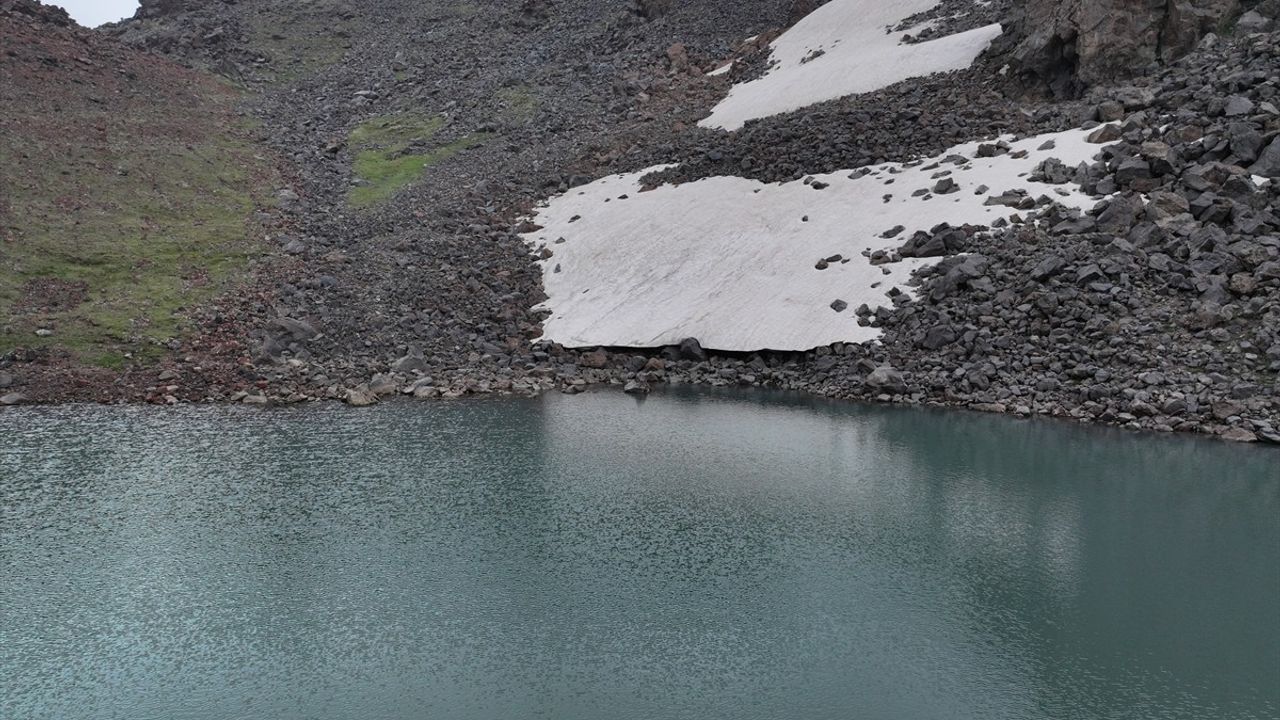 Iğdır Valisi Ercan Turan ve Doğa Tutkunları Küp Gölü'nde