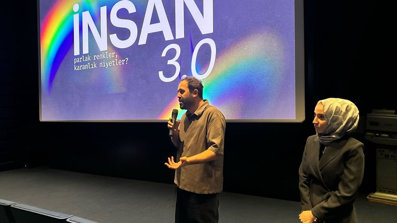 İnsan 3.0: LGBT'ye Anatomik Eleştiri Getiren Belgesel