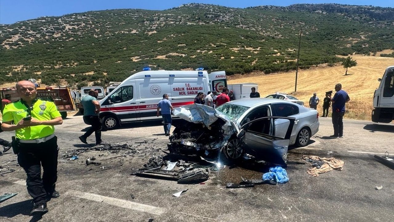 Isparta'da Feci Kaza: 1 Ölü, 9 Yaralı