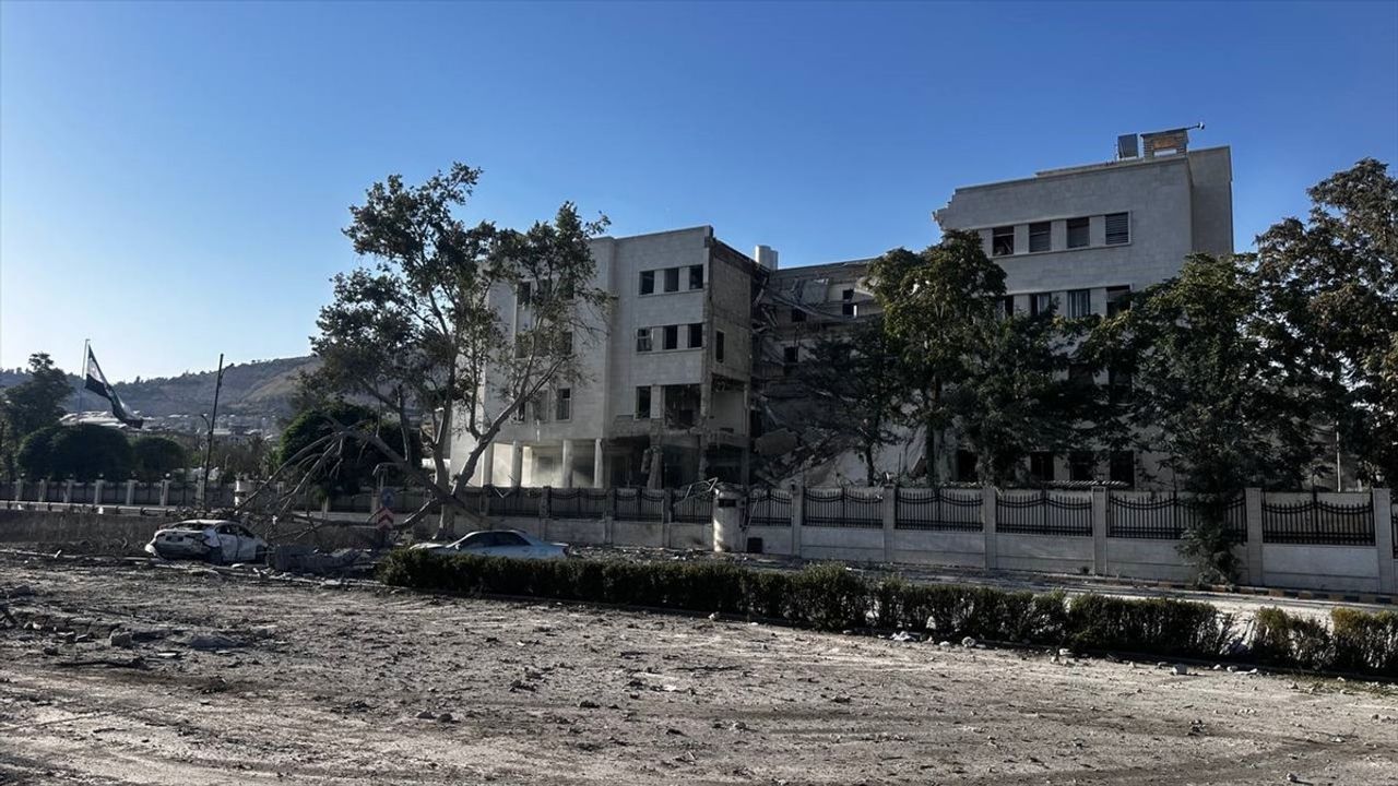 İsrail Hava Saldırıları Şam'ı Vurdu