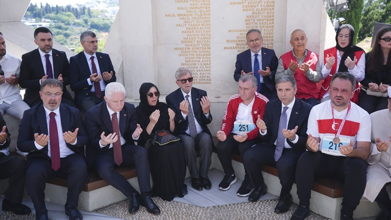 İstanbul'da 15 Temmuz Şehitlerine Kur'an-ı Kerim Okundu