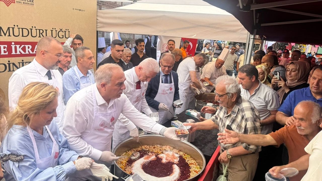 İstanbul'da 29. Geleneksel Aşure Festivali Coşkusu
