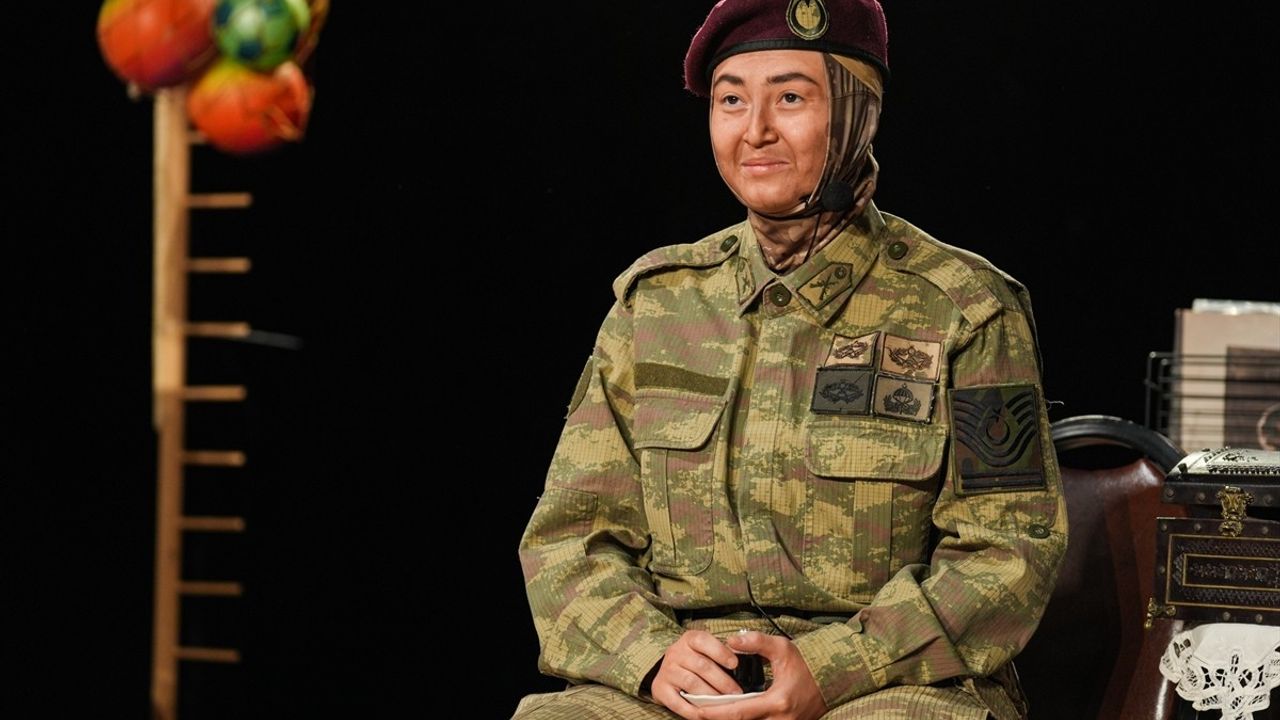 İstanbul'da 'Vatan Sevgisi' Tiyatrosu: Kadınların Direniş Destanı